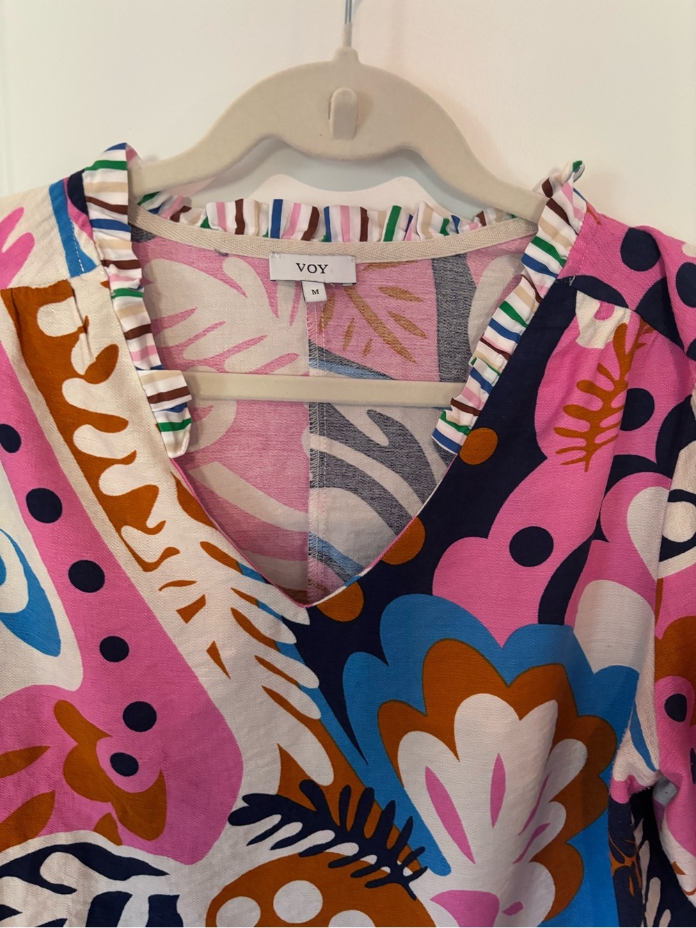 VOY Pink Multicolor Printed V-Neck Tunic Top
